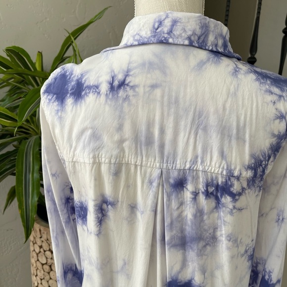 Jane and Delancey Tie Dye Button‎ Down Shirt in White and Blue Size: Small - Picture 7 of 7
